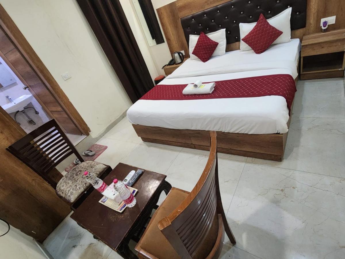 Hotel Ambe Inn By Ambience Delhi Igi Airport Nova Deli Exterior foto