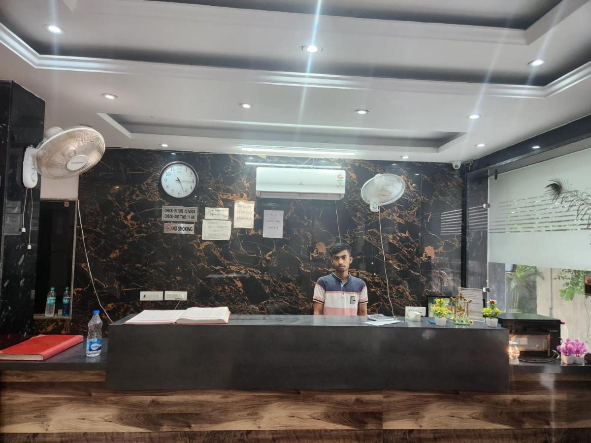 Hotel Ambe Inn By Ambience Delhi Igi Airport Nova Deli Exterior foto
